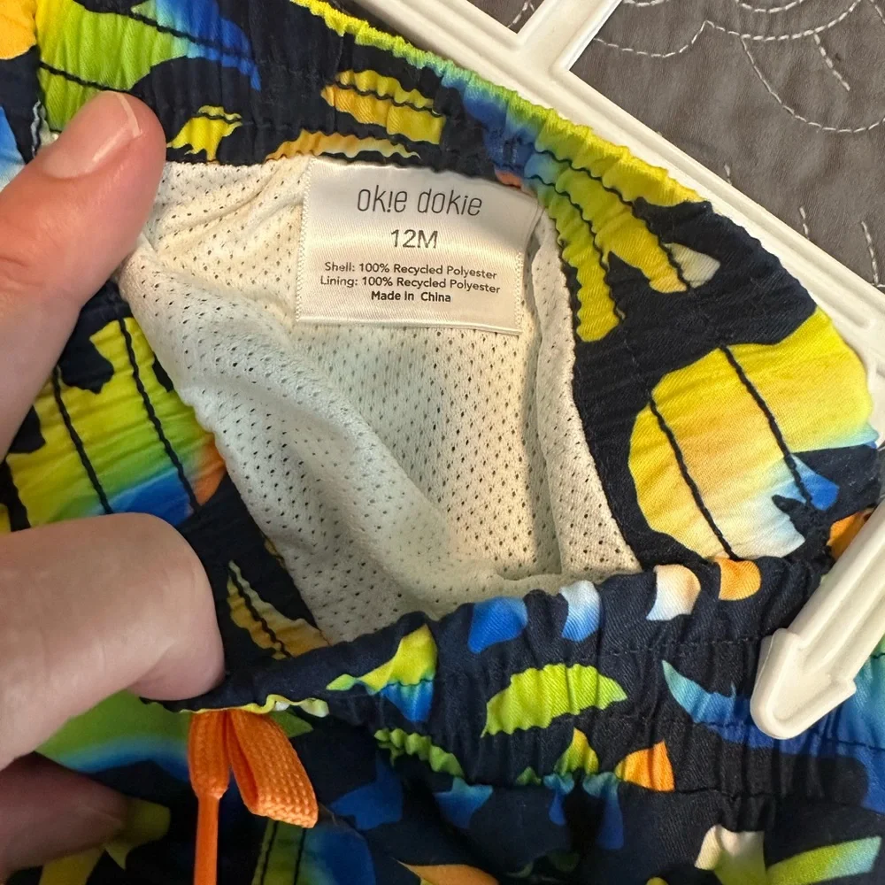 Okie Dokie Toddler Boys Dinosaur Rash Guard Shirt /Swim Trunks Set NWT Size 12M